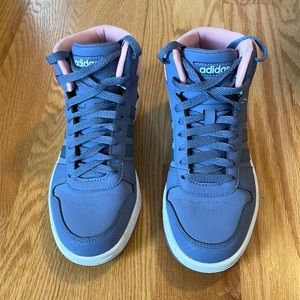 Adidas Grey and Pink High Tops Kid Size 6 and fits woman’s 7.5 EUC!